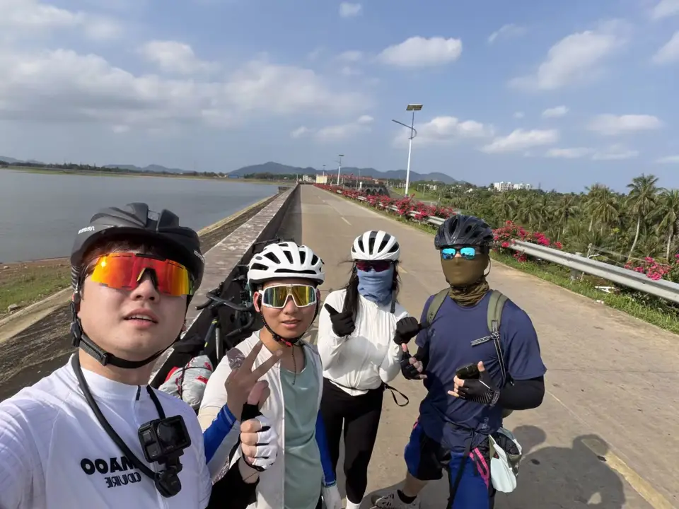 河岸公路 · 骑友合影