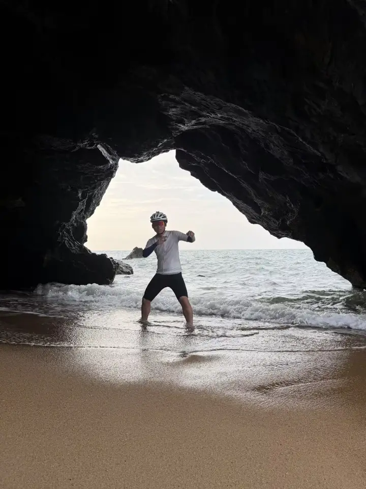洞口与海浪